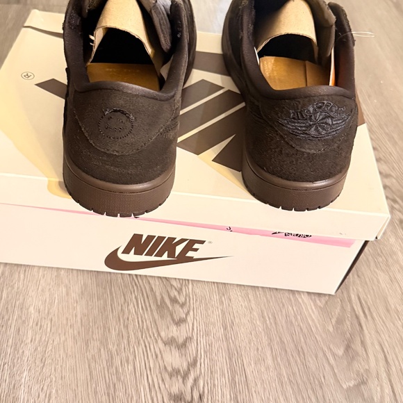 Brand New Travis Scott - Picture 5 of 6